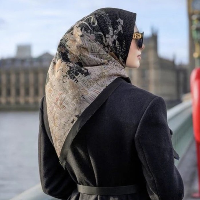 [Original] British Series Vol 2.0 Royal Guard By Buttonscarves Bisa Gojek