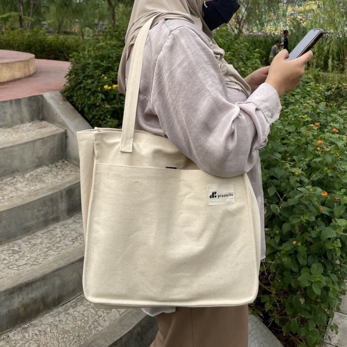 PRASSA.KU RIKU BAG ZIPPER OVERSIZED TOTEBAG PRIA WANITA AESTHETIC