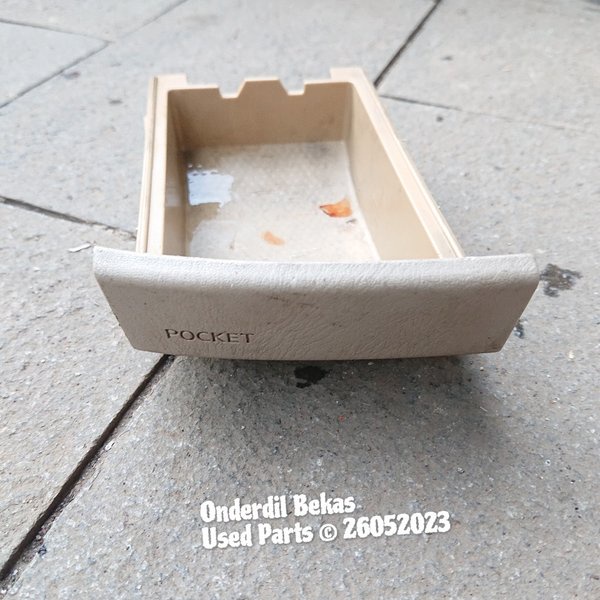 Pocket Dashboard Nissan Serena C24