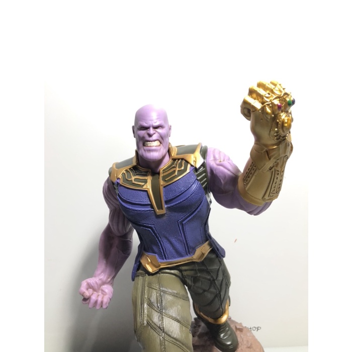 thanos statue - marvel figure