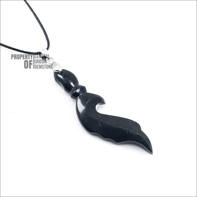 Liontin Giok Hitam Model Kujang Black Jade Bodyglass