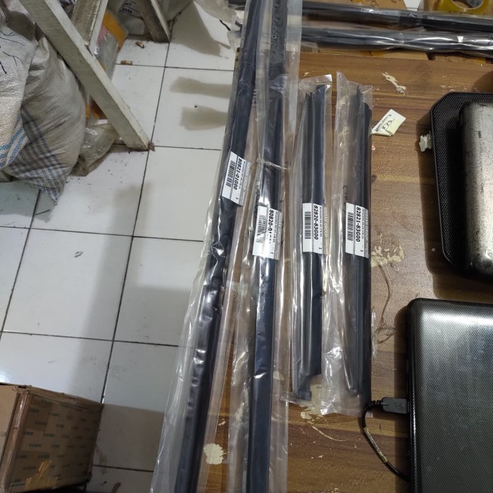 pelipit kaca luar mobil nissan terrano 1set 4item terbaik