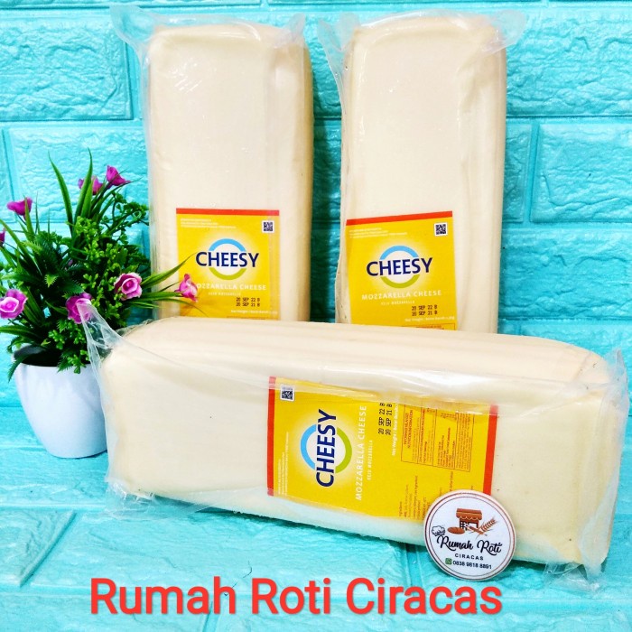 

Mozzarella Cheesy Cheese Keju Mozarella 2,3Kg Blok Mozza Kg