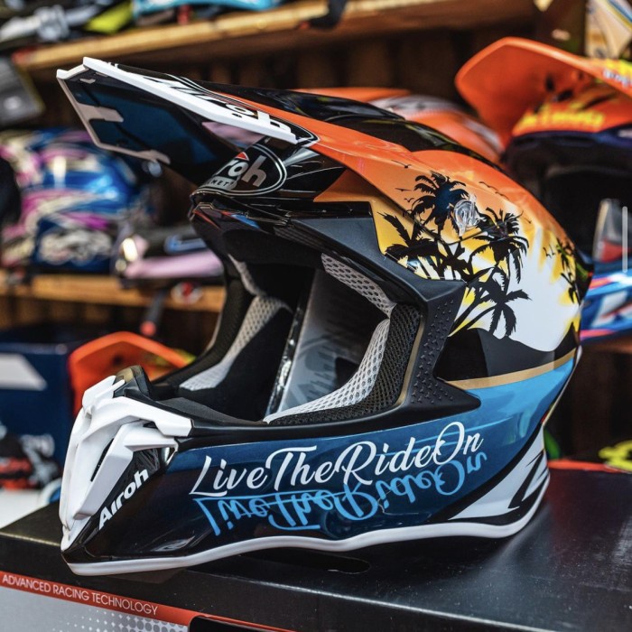 [New Ori] Helm Airoh Twist 2.0 Lazy Boys 2021 Diskon