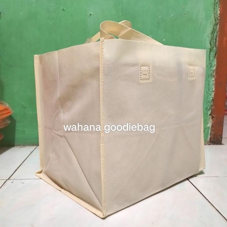 

Terjangkau - spunbond box 32x27x26 kotak jahit (isi12pcs) !