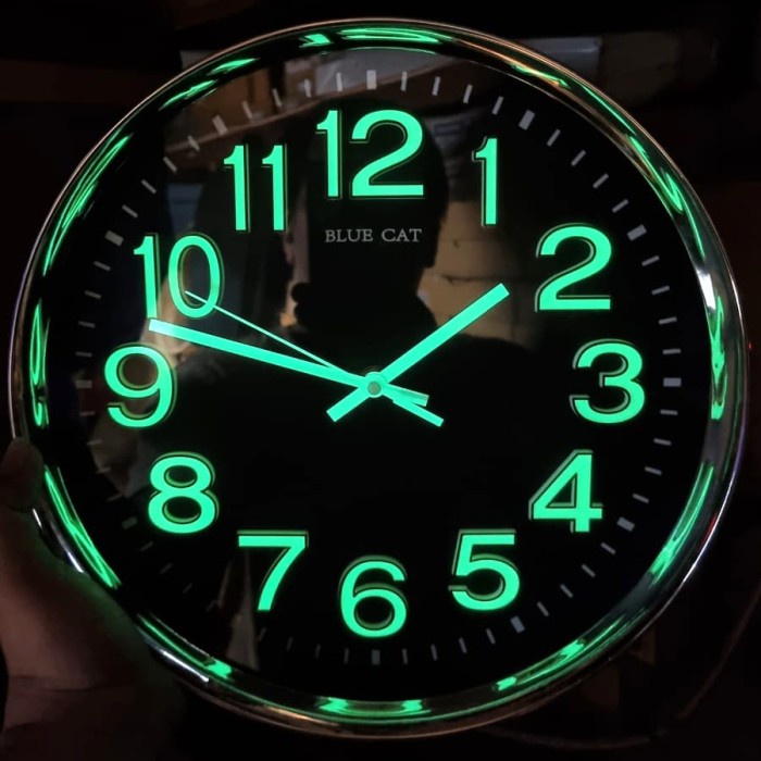 Konfli Jam Dinding Glow In The Dark Blue Cat Mesin Skp Super Silent