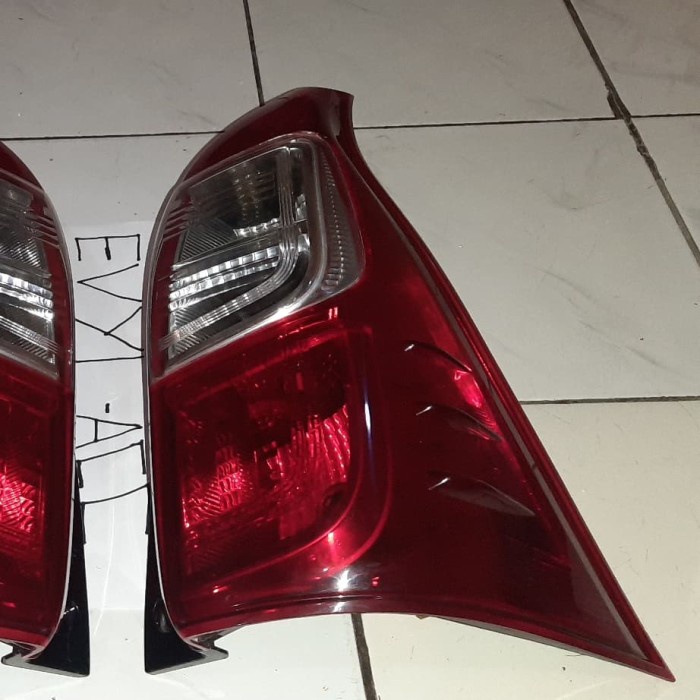 STOPLAMP LAMPU BELAKANG AVANZA XENIA VELOZ 2015-2017 merah smoke star