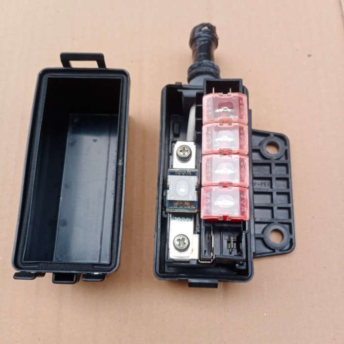 Fuse Box Sekring Relay Mobil Aki Universal