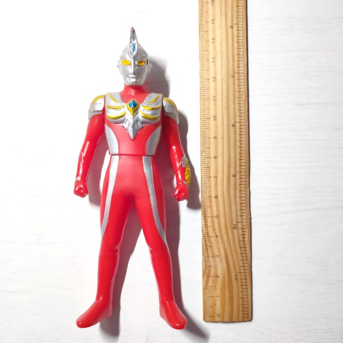 uhs ultraman max action figure vinyl 14 cm bandai ultra series rhs telorayampuyuh
