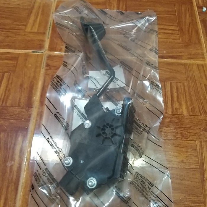 Pedal Gas Sensor Gas Innova Fortuner Hilux 78110- 0K040 Asli