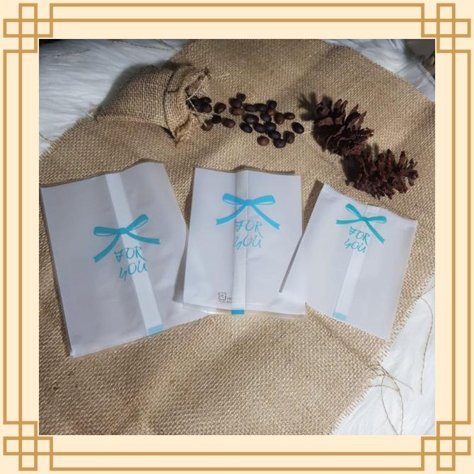 

Plastik Packing Kemasan Kue Bulan Mooncake Pita Biru Ukuran S M L - S (9 X 11.5Cm) Kode 654