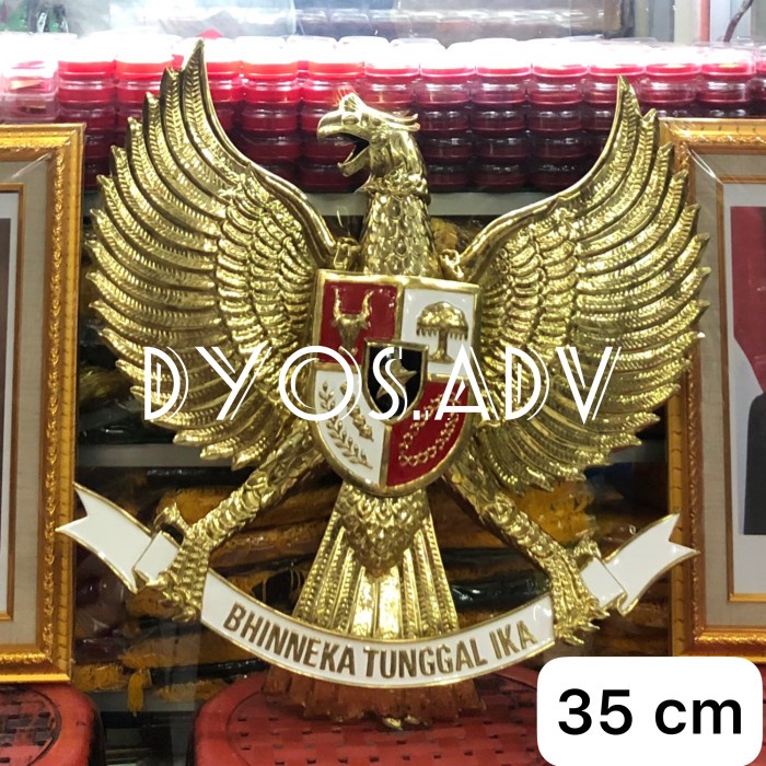 Pajangan burung Garuda pancasila Patung garuda bahan kuningan 35 cm