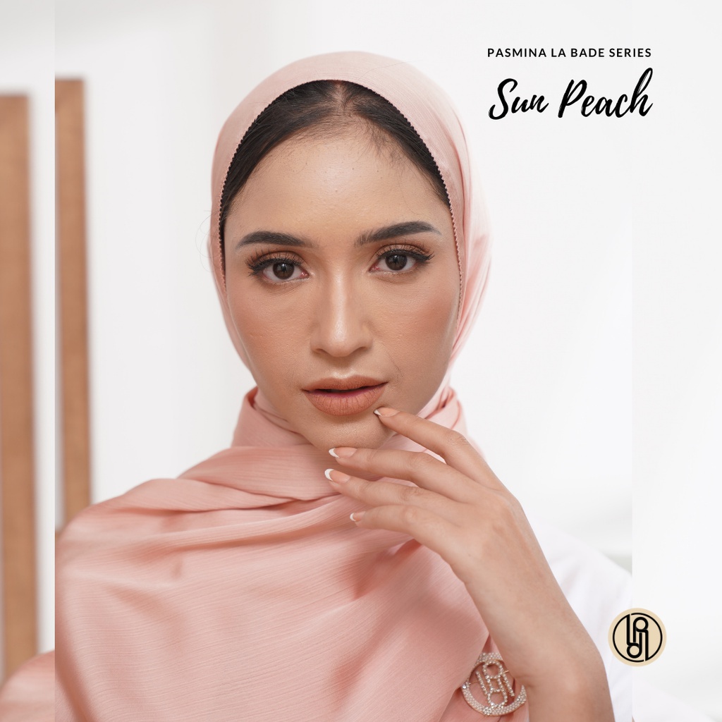 DAILY PREMIUM HIJAB La Bade Shawl Pashmina Hijab Crinkle Silk Rahina Indonesia