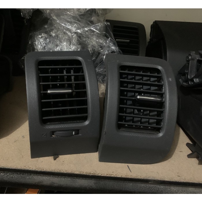 {Second} Kisi Ac Toyota Wish Sebelah Kiri Sepasang Limited