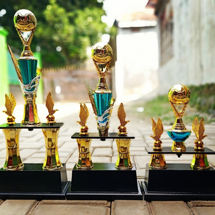 Piala 2 Kaki Set Bola