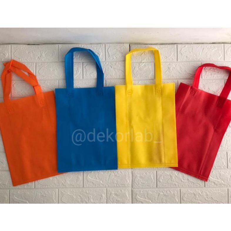 

Best - ISI 12 PCS) - Goodie Bag Tas Kain Spunbond Handle Tali Ukuran 25x35x8 - Lusinan ~