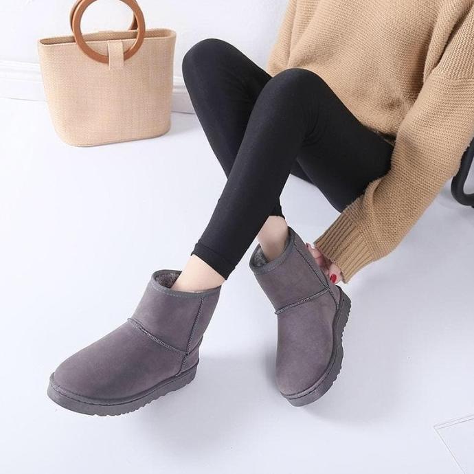 Sepatu boot ugg pendek winter musim dingin import PA