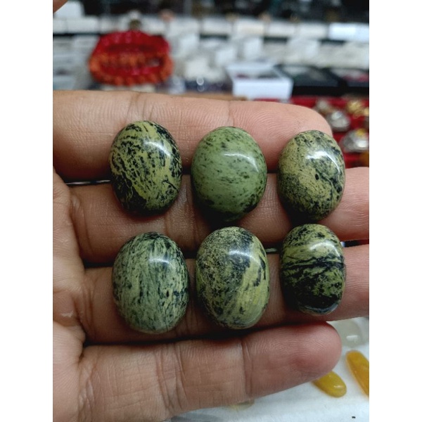 batu gren borneo (giok kalimantan)