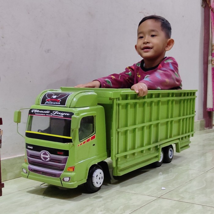 mobilan truk oleng tronton Jumbo truck oleng kayu bisa dinaiki anak