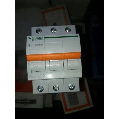 [New] Mcb Schneider 3 Phase 32A Terbatas