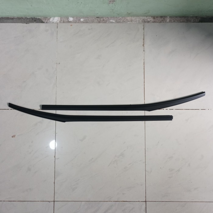 ✅Original Lis Kaca Belakang Innova Venturer Terbatas