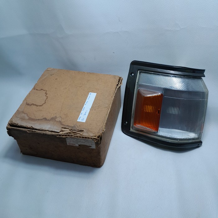 ✨COD Rumah Lampu Sein Lampu Sen Depan Kijang Grand Extra Kanan Rh Original Berkualitas