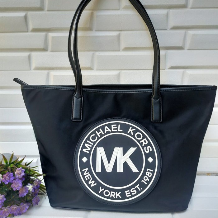 ✨New Mk Kenly Tote With Zipper Black Berkualitas