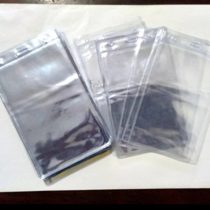 

PLASTIK PANITIA / MIKA NAME TAG UKURAN 10 X 16 CM ( 100 PCS )
