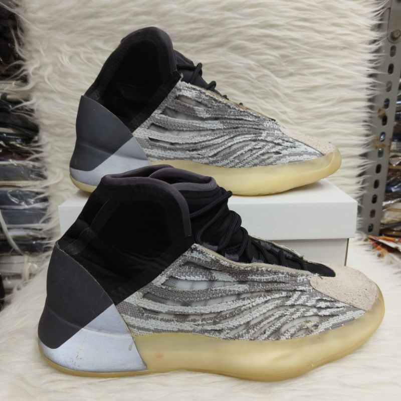 Sepatu Adidas Yeezy QNTM Quantum OG Lifestyle / Sepatu Sneakers Pria Keren / Sepatu Sneakers Adidas 