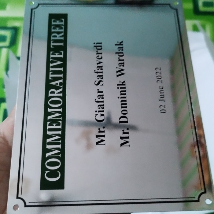 

cetak papan nama stainless