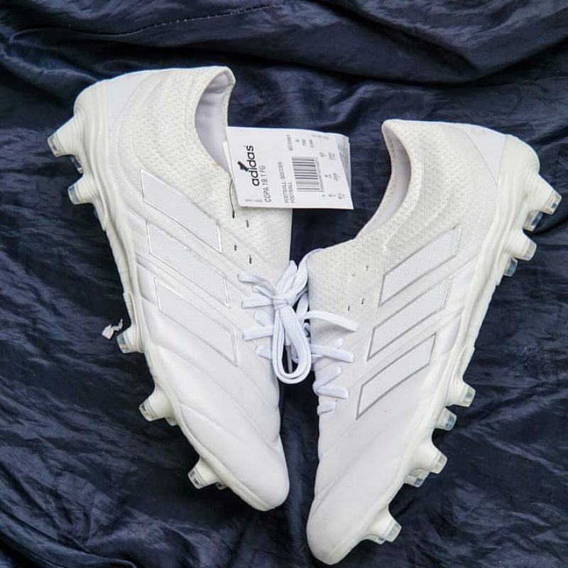 [SPORTY COLLECTION] Sepatu Bola Adidas Copa 19.1 White FG- FOTBALSTORE