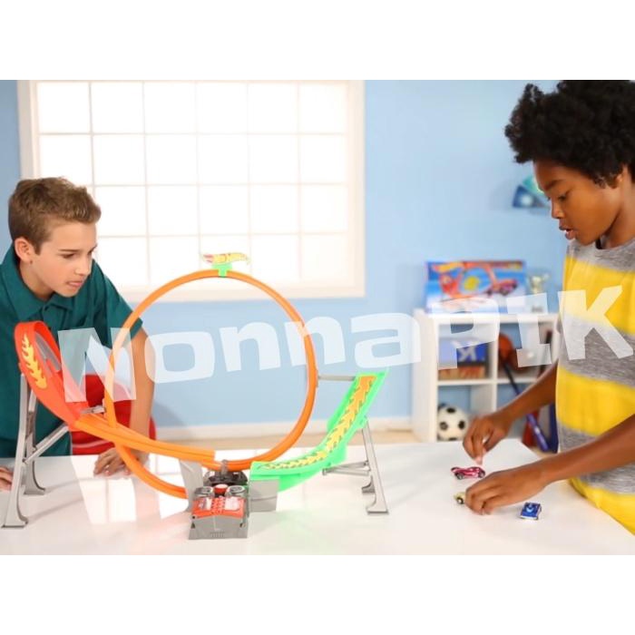 HOT WHEELS POWER SHIFT RACEWAY TRACK & 5 RACE VEHICLES SET