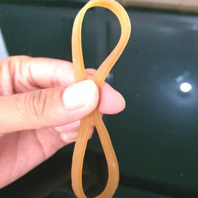 

Karet Gelang Besar Panjang 10 Cm Tebal 0.5 Cm