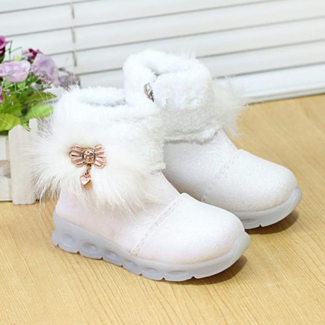 boot Perempuan YT02 Bulu Sepatu Anak Bot