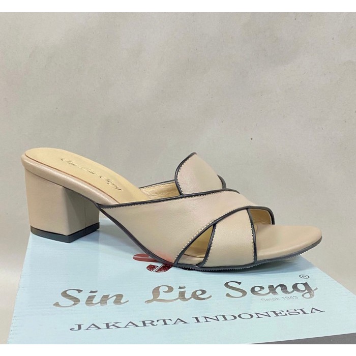 Sandal Pesta Wanita -- Sandal Kulit -- Sin Lie Seng -- 01315048