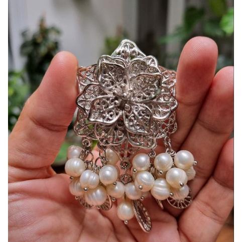 Bros Liontin Mutiara Air Tawar / Bros Kebaya