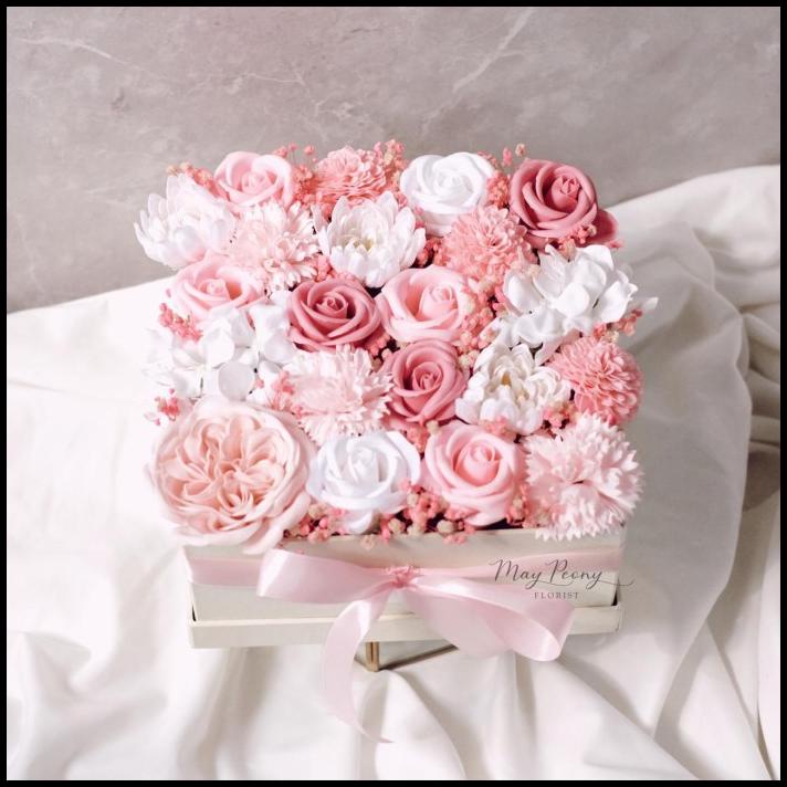 

NEW DEAREST FLOWER BOX - BOX BUNGA HADIAH KADO WISUDA VALENTINE FLORIST