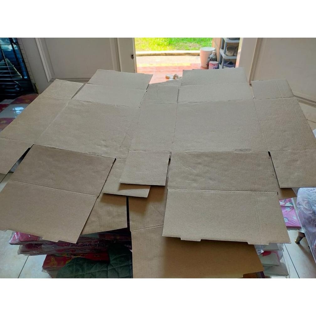 

TRY SALE REJECT Box Hampers Dus Kue Edisi Imlek Ukuran 20 x 20 x 10 cm Dus Atas Full Mika TERLARIS