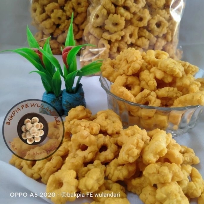 

RWS - SNACK KEMBANG RIBUT/ KEMBANG SAKURA/ SNACK JADUL 500 GRAM - Snack Jogja