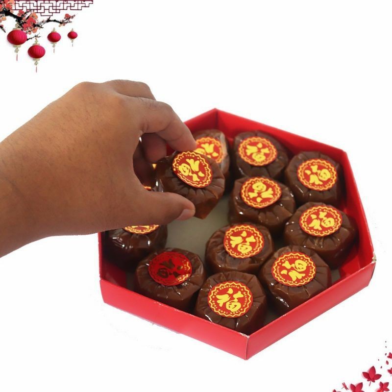 

S3A KUE KERANJANG MINI CAP HOKI ISI 12 (DODOL IMLEK) + FREE 1 PCS ANGPAO SETIAP KELIPATAN PEMBELIAN