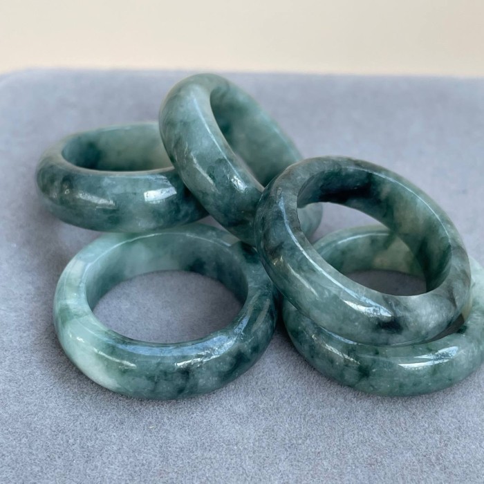 Cincin - Cincin Giok Asli Burma Pria / Wanita Natural Jadeite Jade Feuci China