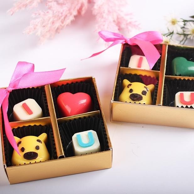 

Diskon Besar Coklat Valentine Isi 4 Pcs / Kado / Gift Diskom