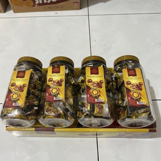 

Flash Sale [Per Paket] Coklat Almond Top Queen Isi 4 Toples Chocolate Almond Promo