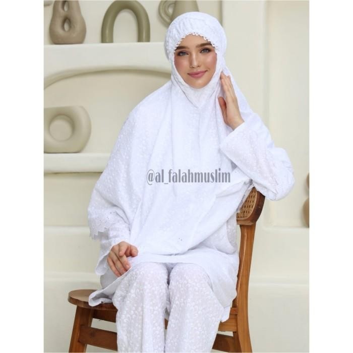 Baju Umroh Wanita Setelan Tunik Putih Lengkap Full Bordir