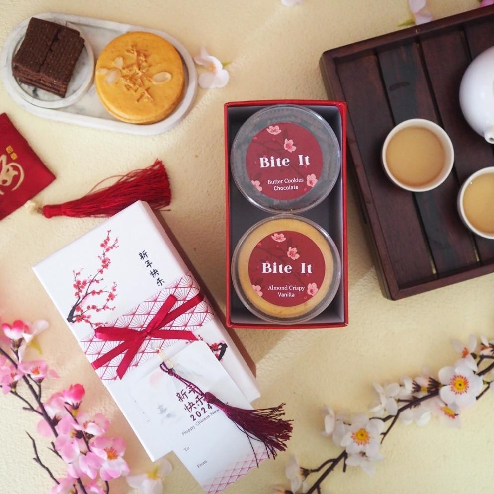 

CNY READY! SAKURA - Chinese New Year Hampers / Parcel Imlek