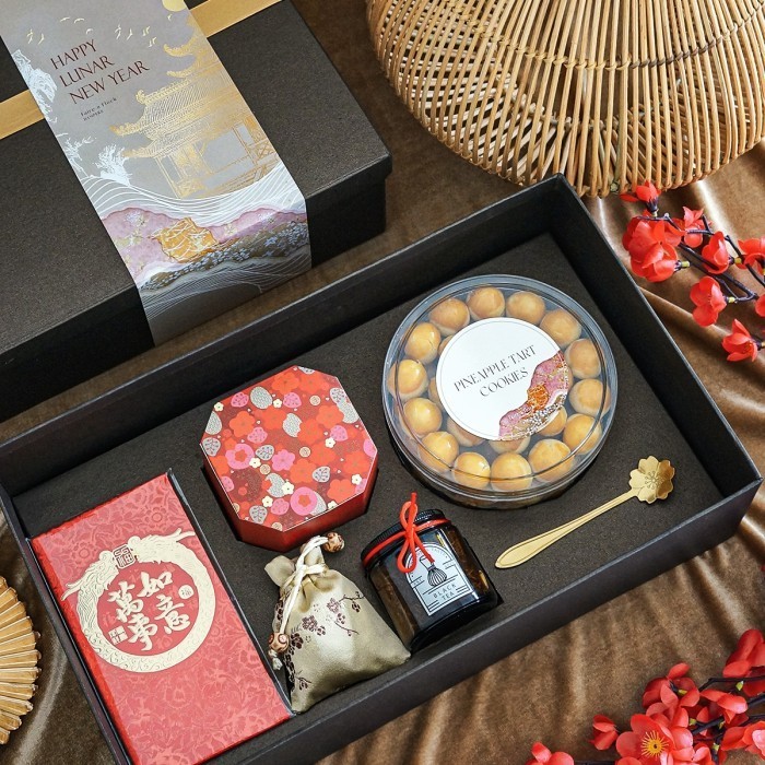 

Ready hampers chinese new year premium hard box gift imlek sincia