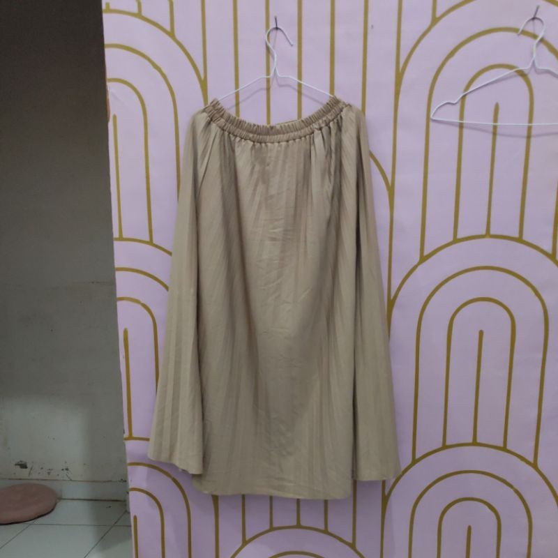 preloved rok plisket coklat susu