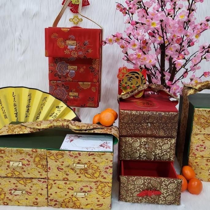 

Hiasan Box Hampers Imlek Chinese New Year Parcel 2