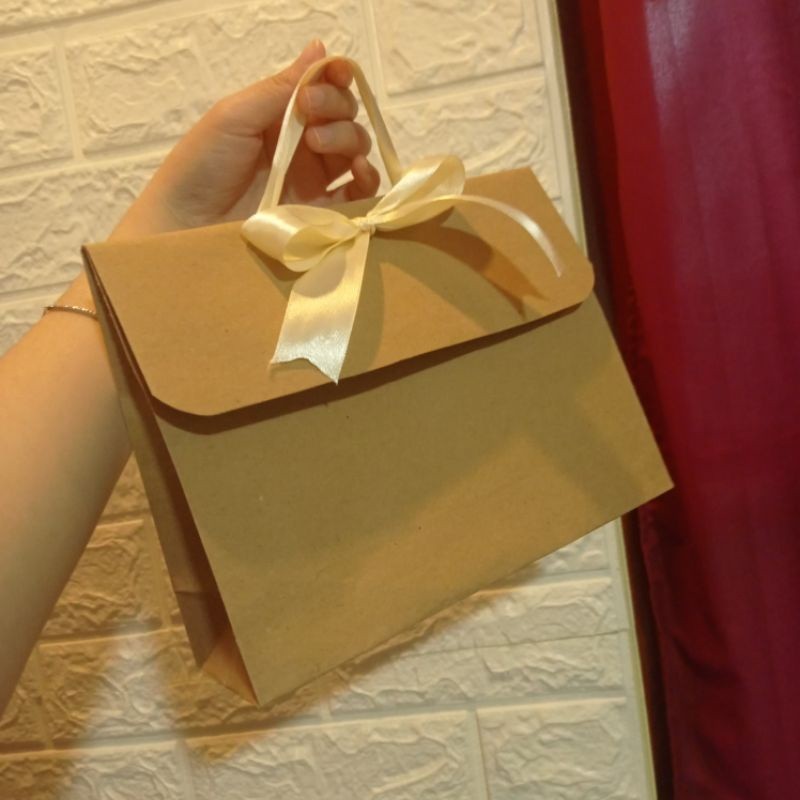 

SR5 COKLAT SILVERQUEEN CASHEW 58GRAM / COKLAT HADIAH KADO VALENTINE WISUDA ANNIVERSARY ULANG TAHUN
