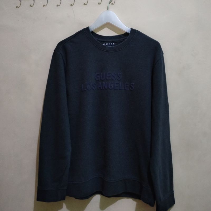 Crewneck Guess abu gelap